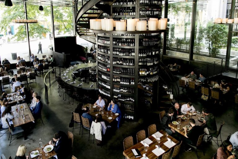 PurpleCafeandWineBarseattle100 768x512