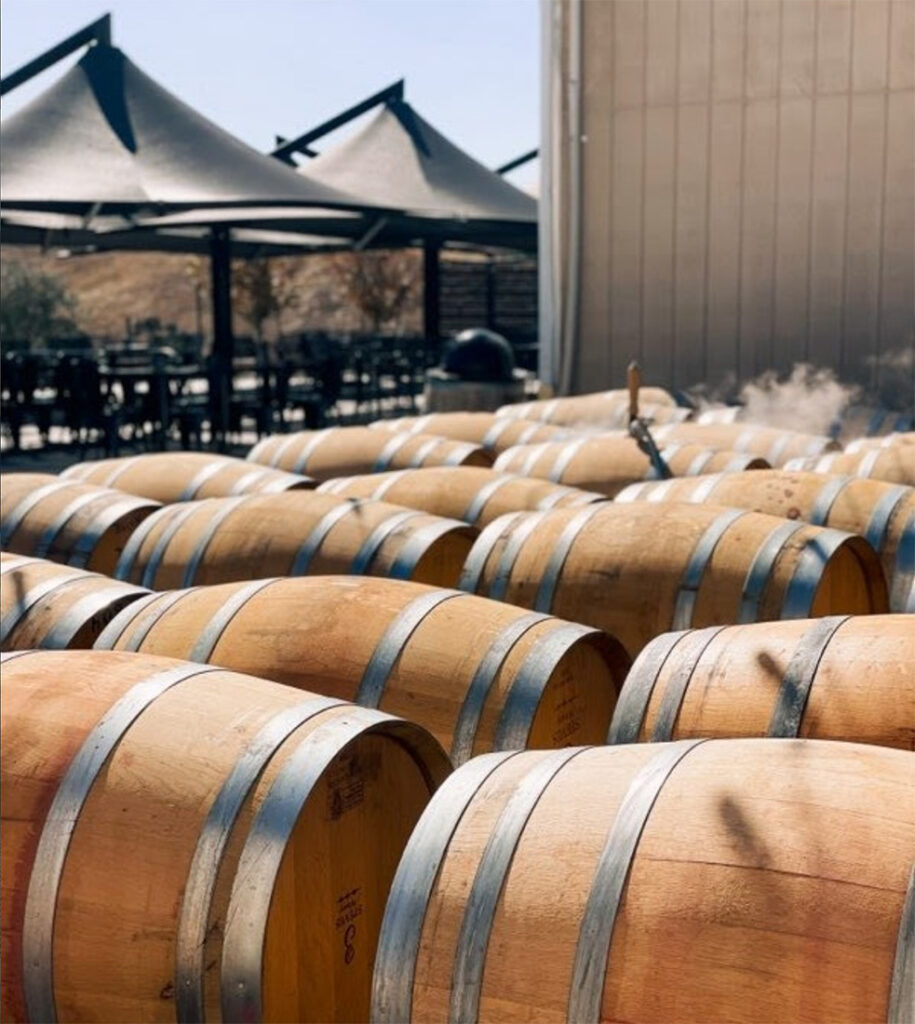 3steveswinery5 915x1024