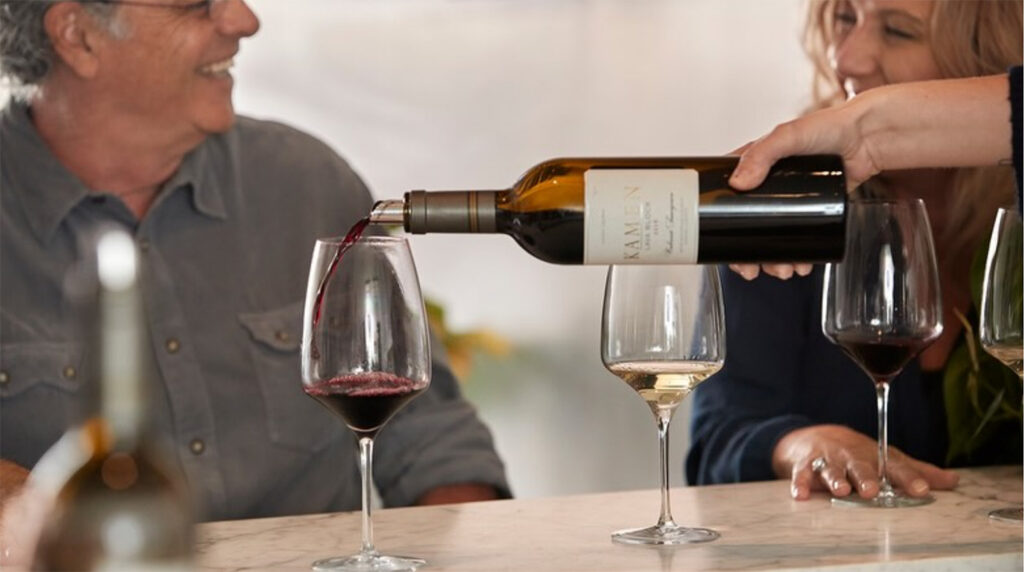 KamenEstateWinestastingroom2 1024x572