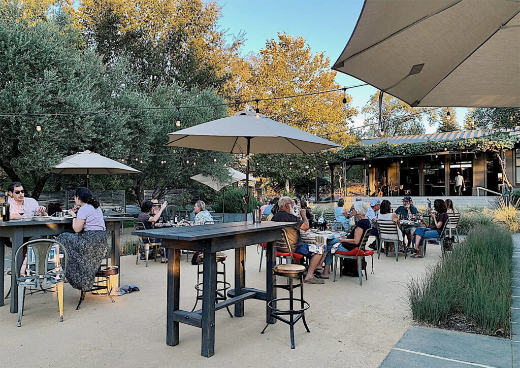 MedlockAmesHistoricHealdsburgTastingRoom1 1024x725