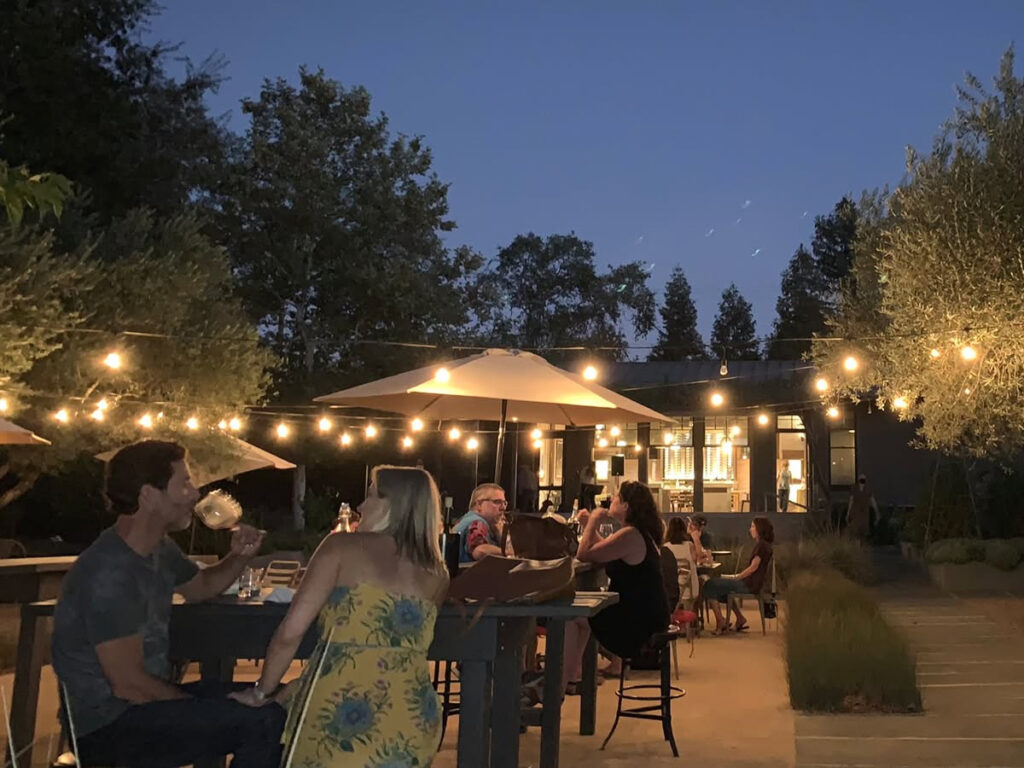 MedlockAmesHistoricHealdsburgTastingRoom2 1024x768