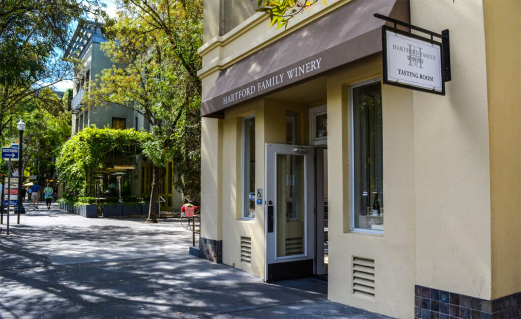 HartfordFamilyWineryTastingRoominHealdsburg9 1024x628