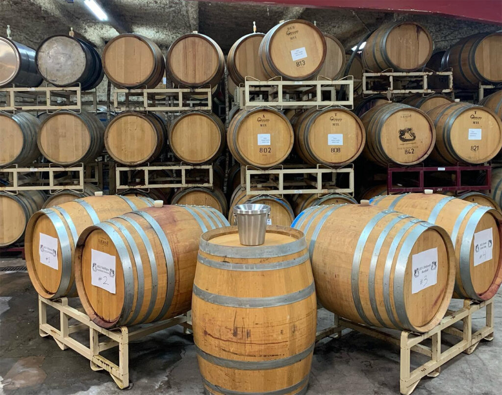 josephswanwinery2 1024x806